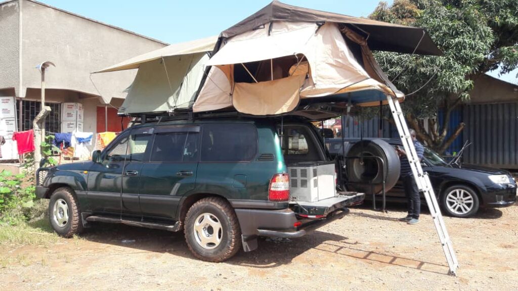 4×4 Land Cruiser GX With 2 Rooftop Tents