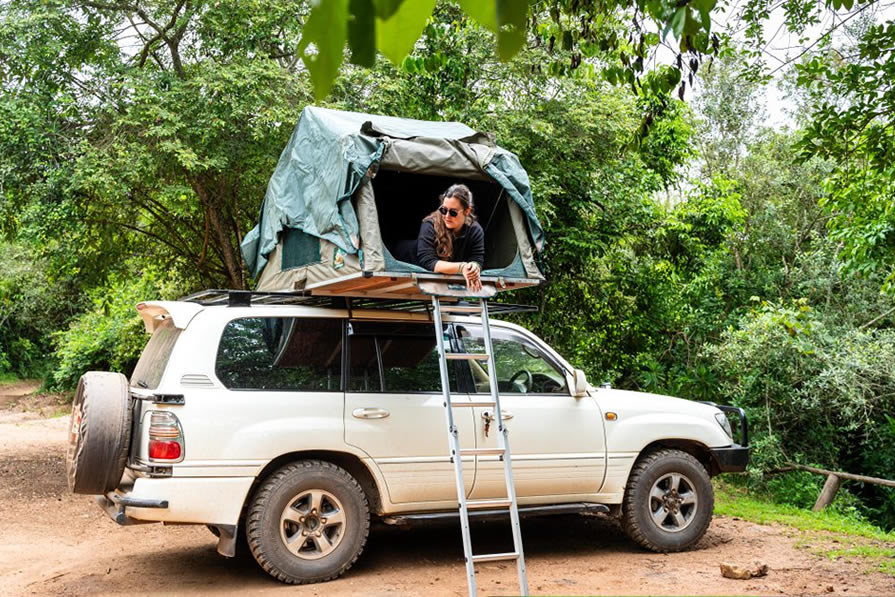 4x4 car rental with a rooftop tent for 2 people in Tanzania